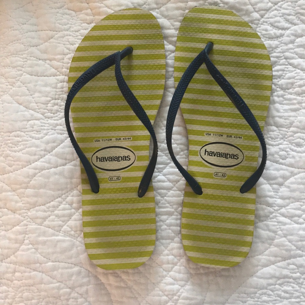 Havaianas size 11 Navy, Line and white